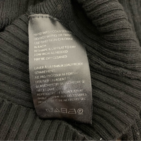 Urban Outfitters Long Bell Sleeve Ribbed Knit V Neck Crop Top - Picture 9 of 16